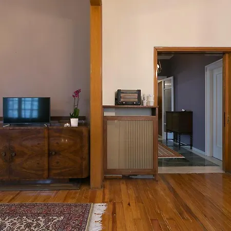 Authentic Retro Flat In Center #feelslikehome *