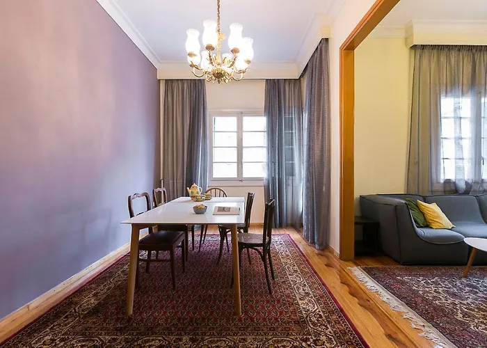 Authentic Retro Flat In Center #feelslikehome Salonicco