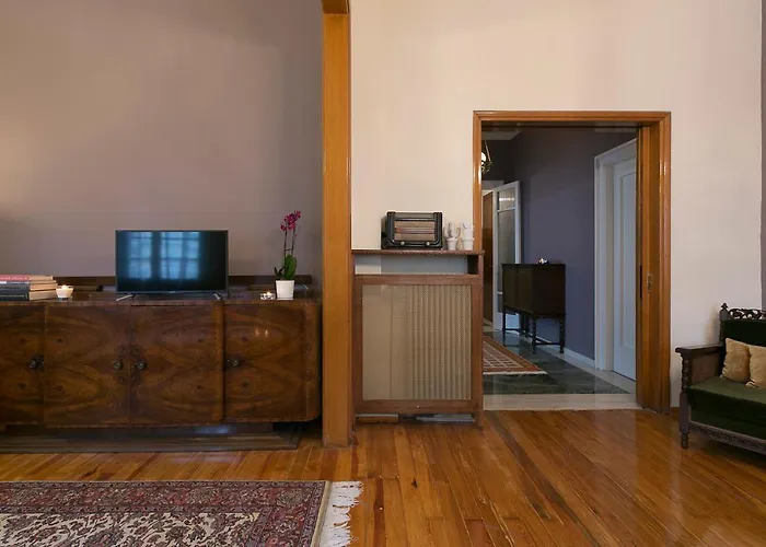 Authentic Retro Flat In Center #feelslikehome *